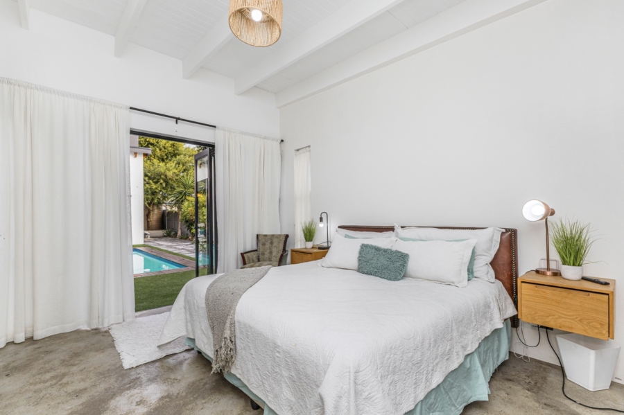 5 Bedroom Property for Sale in Mikro Park Western Cape